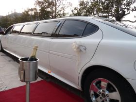 Limusinas Dream-Cars brindis y alfombra.jpg